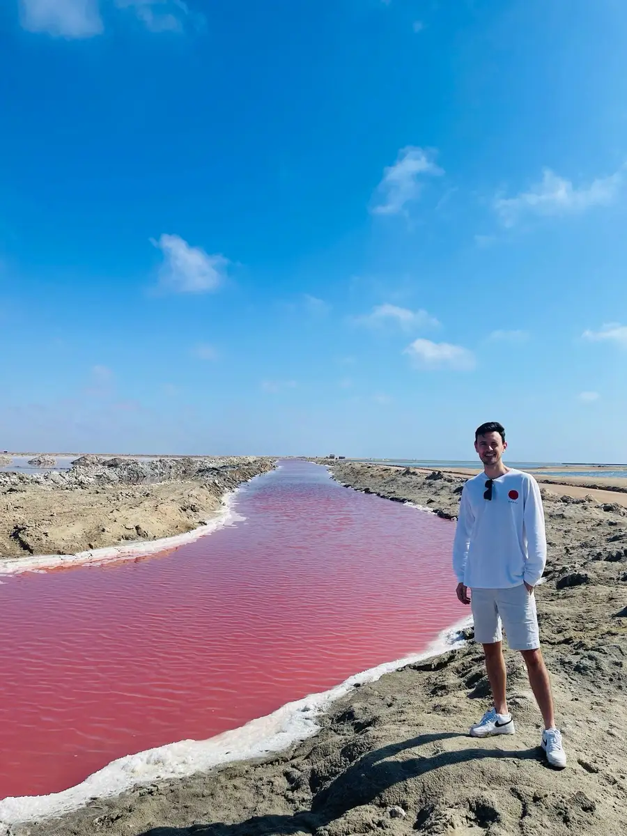 Our UK guests flew from Windhoek to Sossusvlei and then Swakopmund, where they admired seal colonies from the air, explored salt pans, spotted flamingos, and enjoyed scenic pier walks and great restaurants